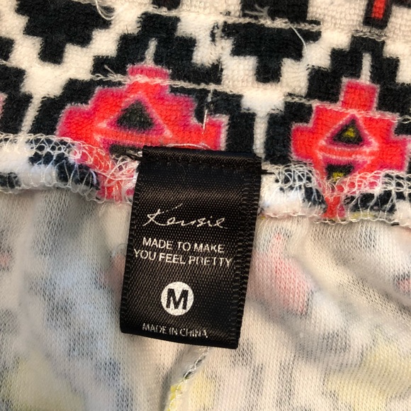 Kensie Terry Cloth Shorts - Aztec Print Size M - Picture 3 of 5
